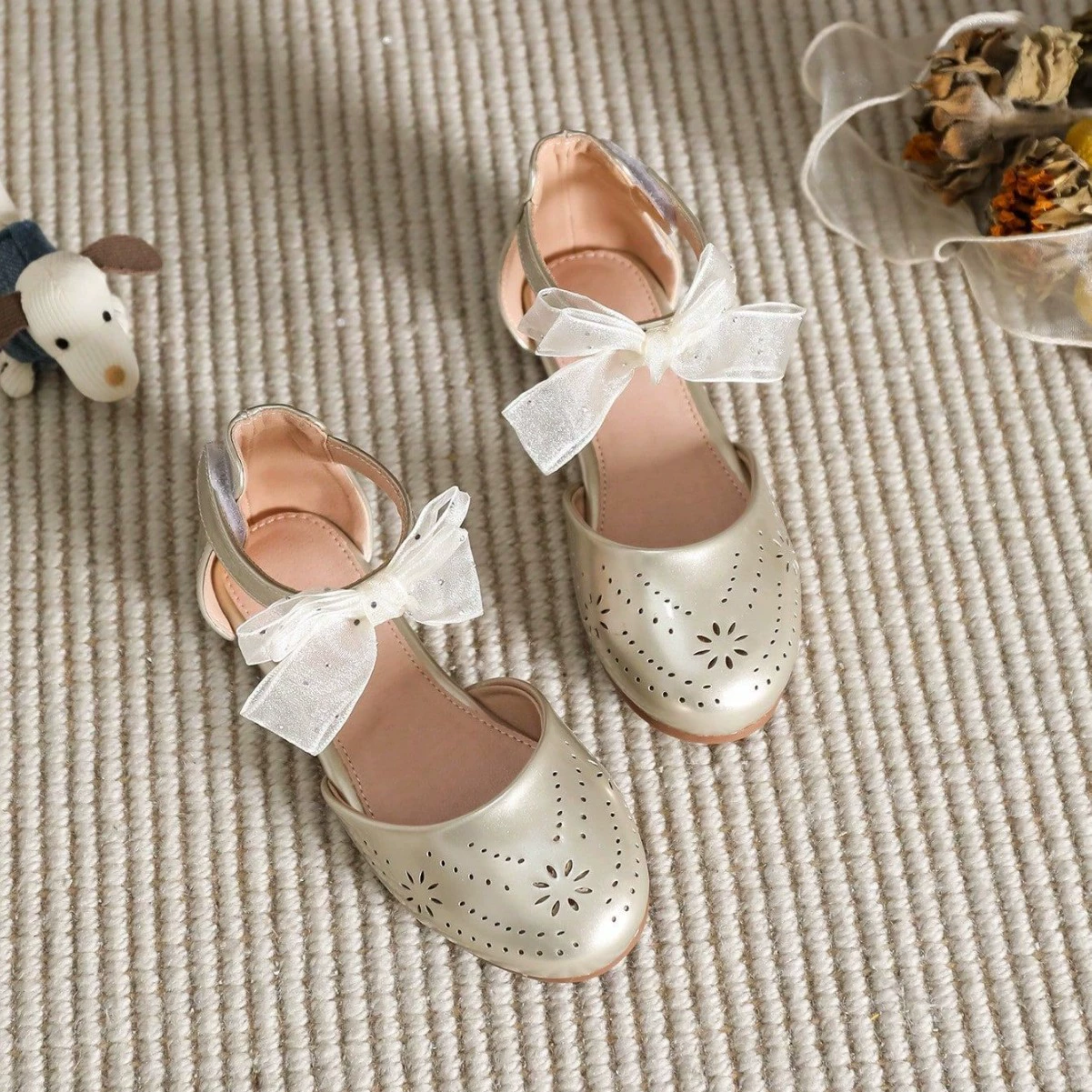 Трансграничная внешняя торговля Французский лук полый простой простой туфли для девочек с плоским дном