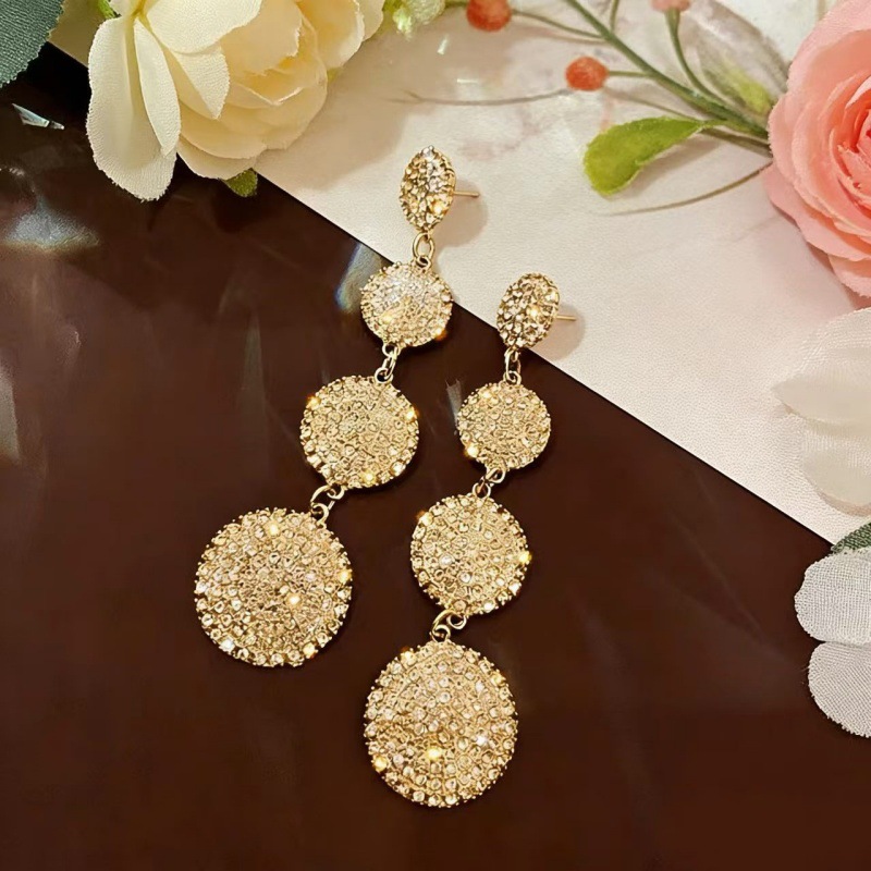 Trend geometric fashionable elegant design earrings, European style, simple and elegant design, trend of season