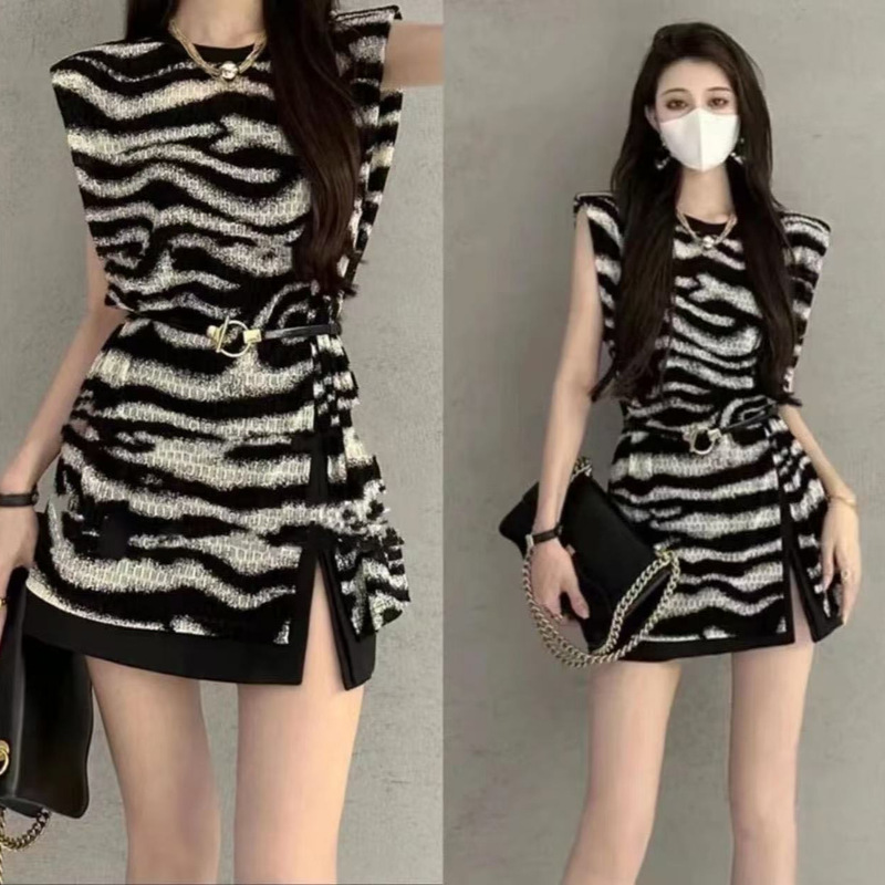Summer Royal Sister Style Zebra Stripesd Sleeveless T-Shirt Mid-Length Slit Sexy Waist Dress with Belt