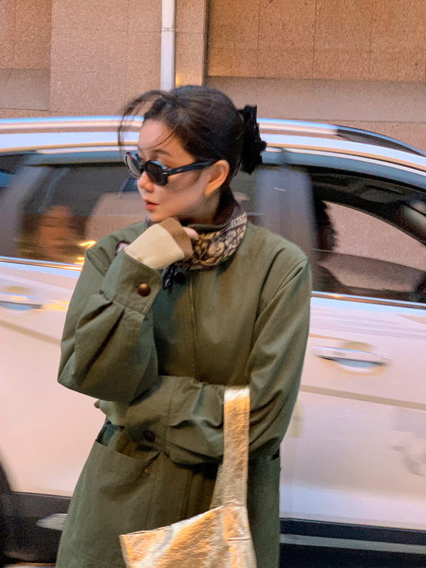 莉贝琳sisy英国外套女2025秋季新款撞色小落肩巴恩风宽松休闲夹克|undefined
