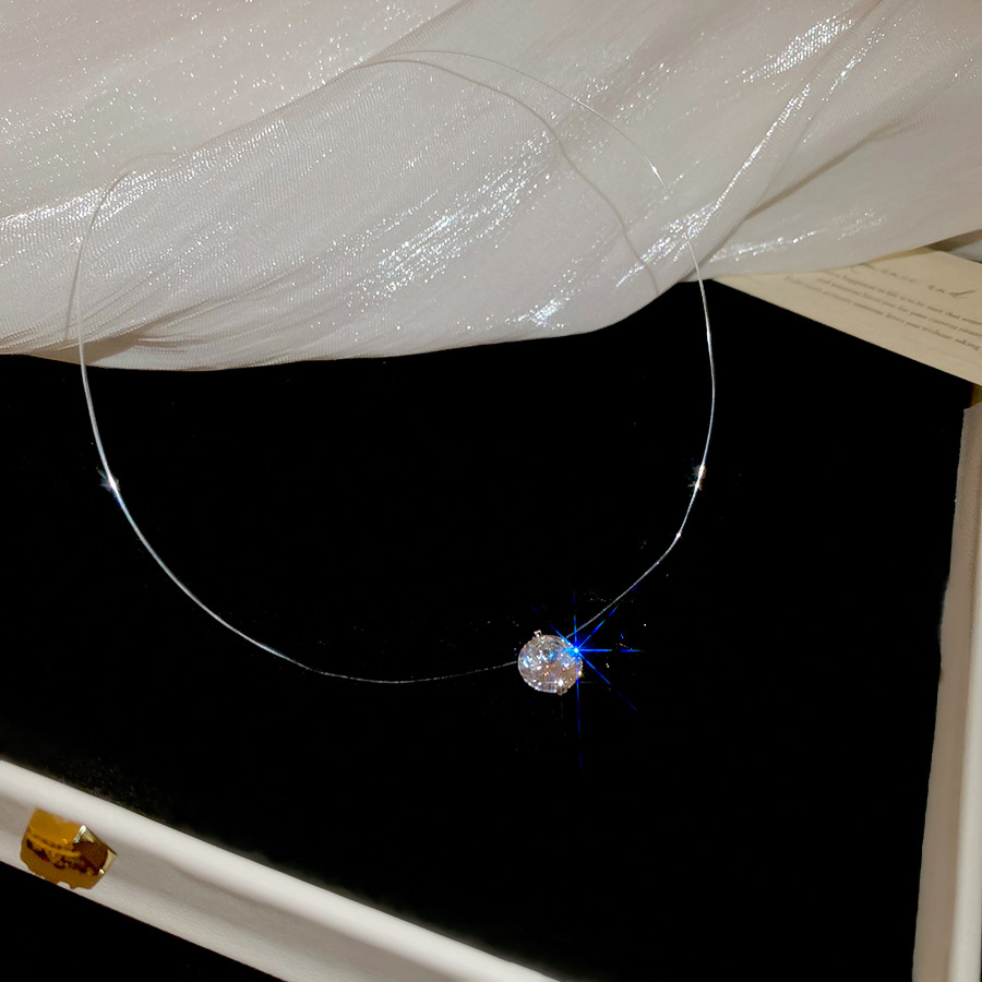 Collar con colgante redondo de circón, nicho femenino, diseño simple, cadena de clavícula, lujo ligero, collar de temperamento de alta gama al por mayor