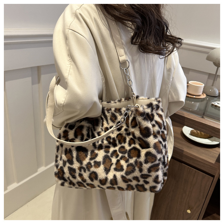 Women's fashion large capacity tote bag leopard print one shoulder underarm bag trend_voghion.com
