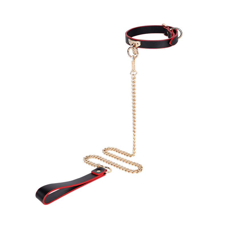 Cuello en forma de T de cuero negro y rojo