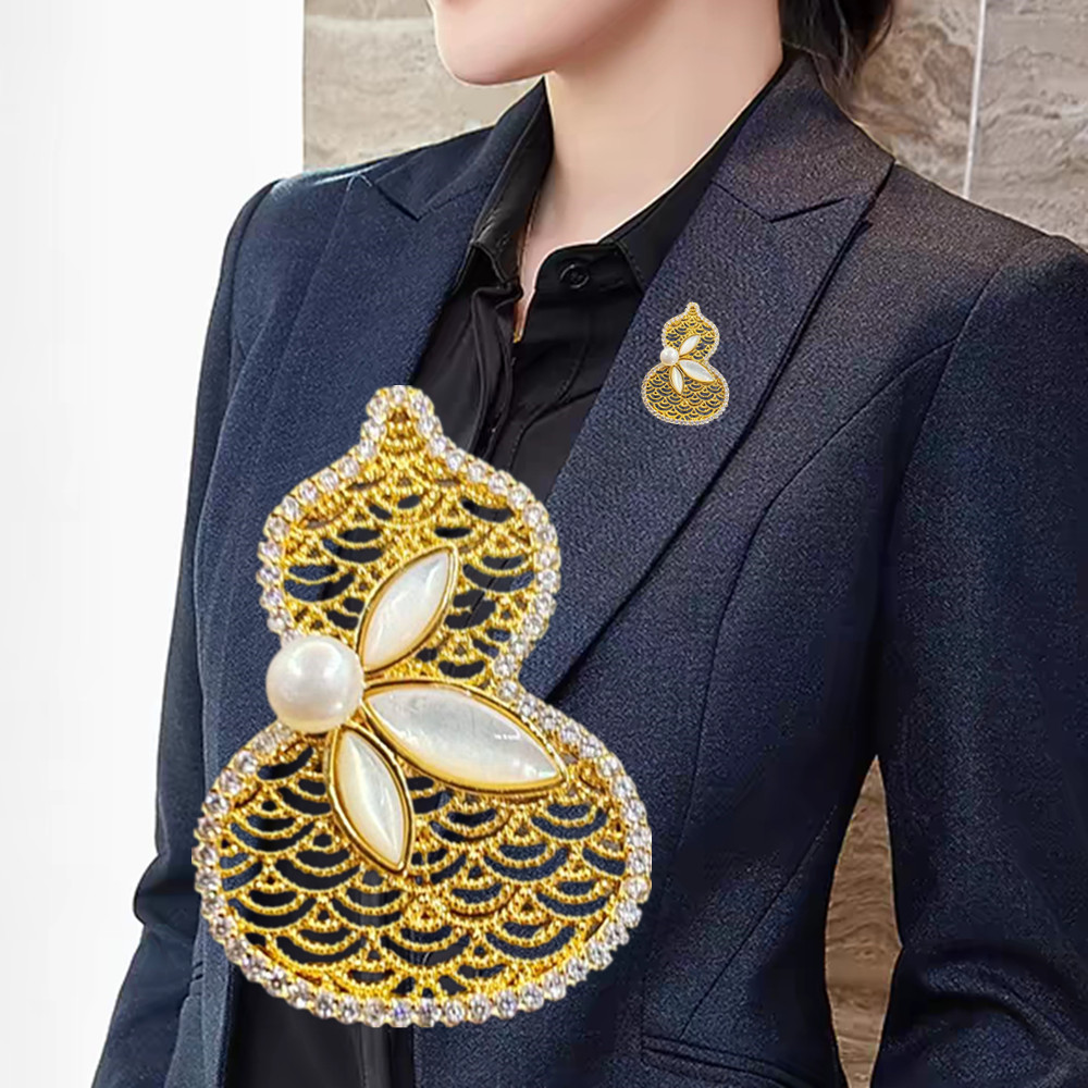 2025 New New Chinoiserie Cut Out Gourd Brooch High-End Inlaid Freshwater Pearl Corsage Pendant Dual-Purpose