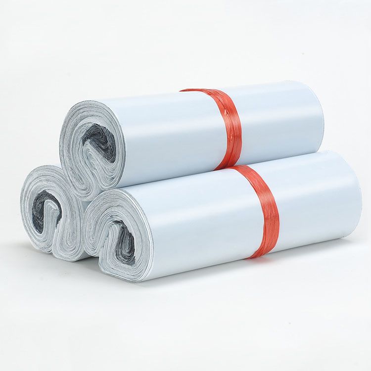 Bolsas de mensajería autosellables al por mayor, bolsas impermeables de material seminuevo engrosado de color blanco, bolsas de embalaje, bolsas de envío para comercio electrónico, exclusivamente para uso transfronterizo.