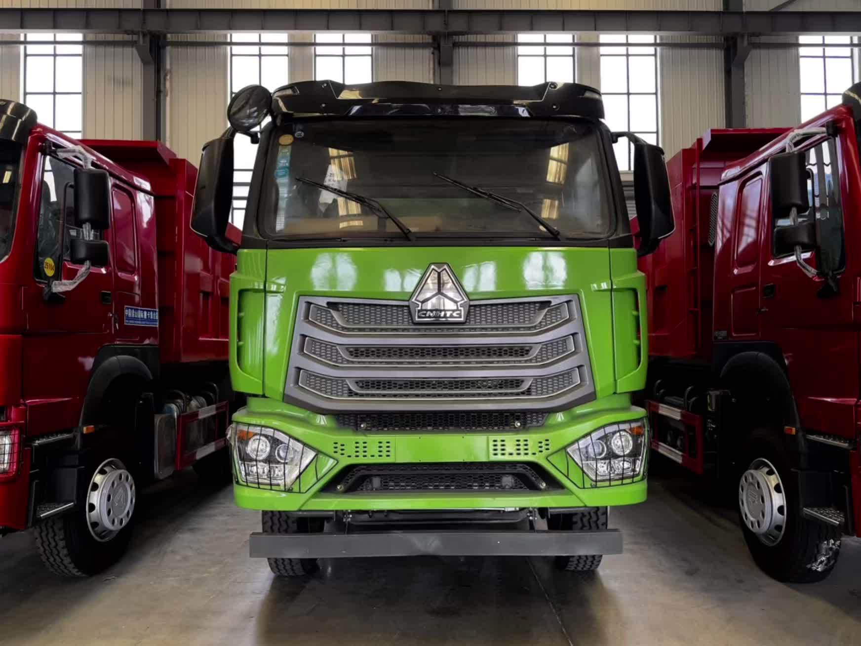 In-stock HOWO NX dump truck for export, 371 horsepower, soil engineering dump truck, direct supply from the manufacturer