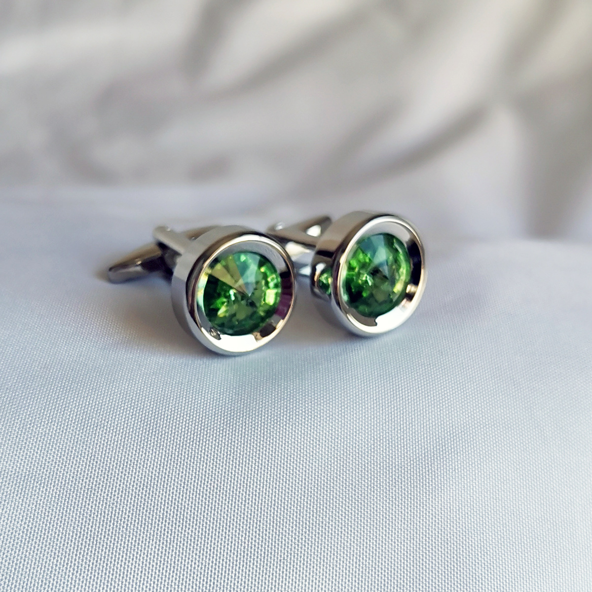 Dongguan suit cuffs round multi-faceted satellite diamond cufflinks…