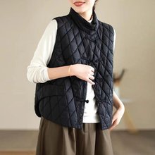 直播款充满活力，穿上马甲展现时尚魅力的精神符号。