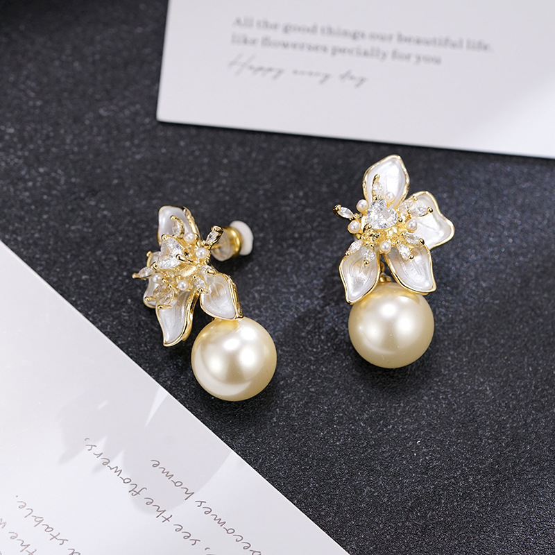 Imitation Pearl, Copper Material Flower Pattern 1 Pair Elegant Glam Flower Plating Imitation Pearl Copper Zircon Drop Earrings
