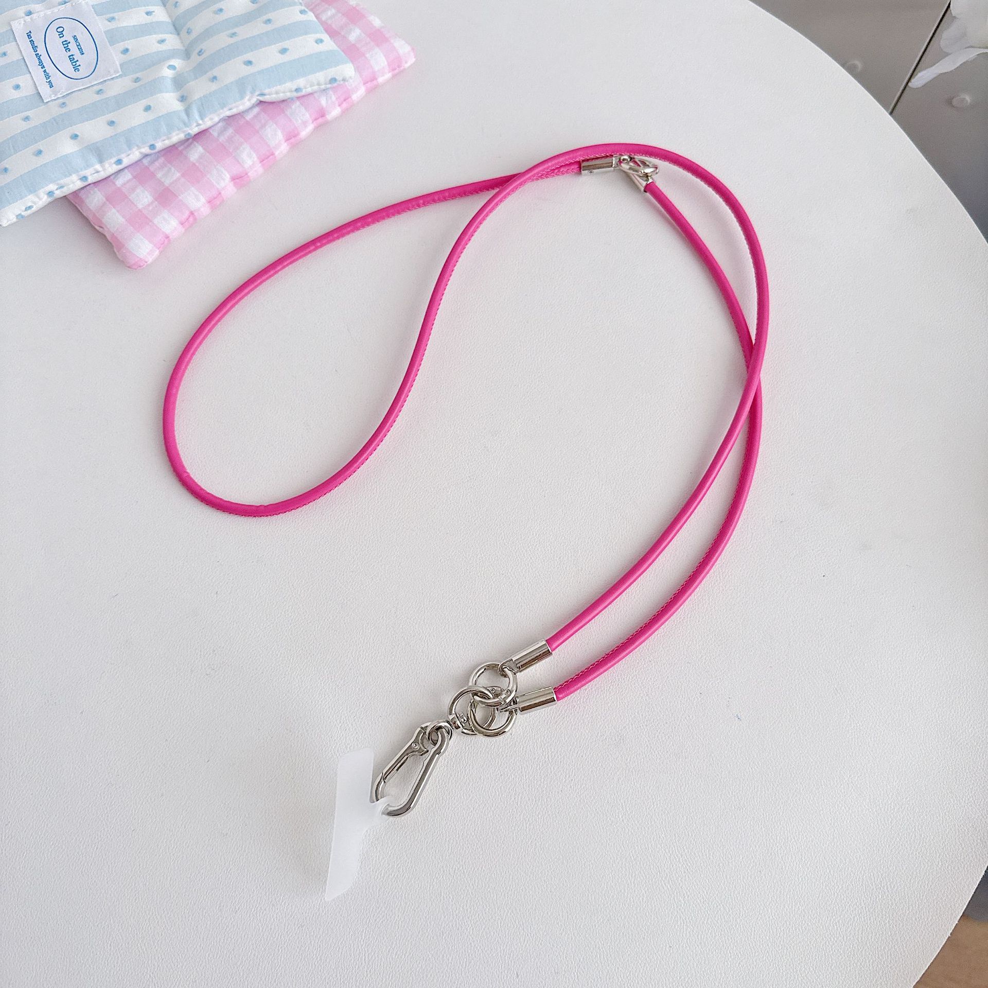 Cordón de teléfono móvil de alta gama hecho a mano boutique Cordón de cuero ins Cadena larga y corta Cordón de teléfono móvil de moda Cordón de mensajero largo y corto