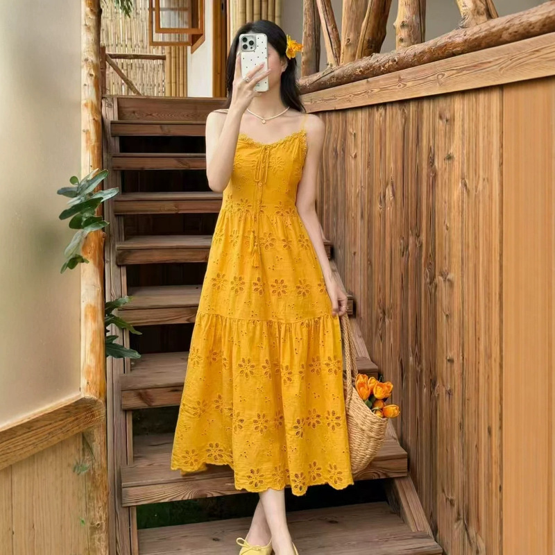 2026 Hollow Embroidered Dress Women's Vintage High-End Elegant Seaside Vacation Style Long Dress 2026 Hollow Embroidered Dress Women's Vintage High-End Elegant Seaside Vacation Style Long Dress
