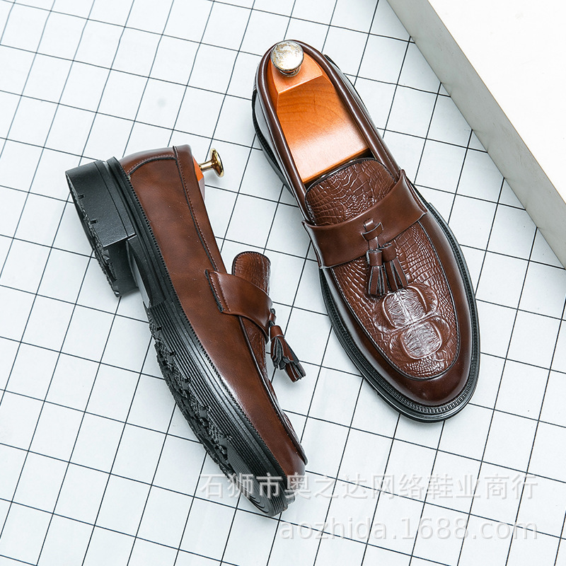 Transfronterizo tamaño 46 vestido formal de negocios con tatuaje de cocodrilo, zapatos de cuero con suela gruesa, zapatos de aumento de altura para hombres.