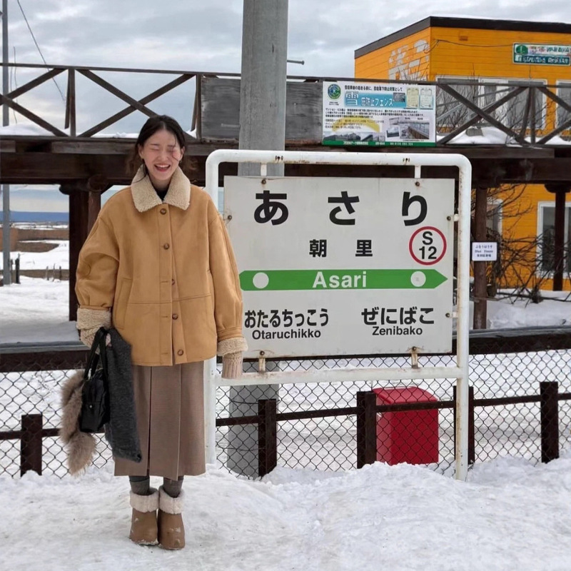 Now H 2025 Winter New Korean Dongdaemun Retro Solid Color Single-Breasted Lamb Wool Lapel Shearling Coat