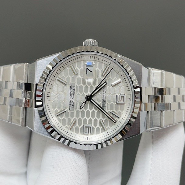 2025 New Land-Type Series Watch M127336 Men's 40mm Log Water Ghost Fully Automatic Mechanical Watch