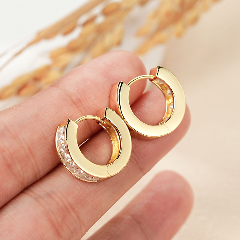 Chic Women's Moissanite Diamond Earrings in Sterling Silver, Sparkling Square Ear Ornaments