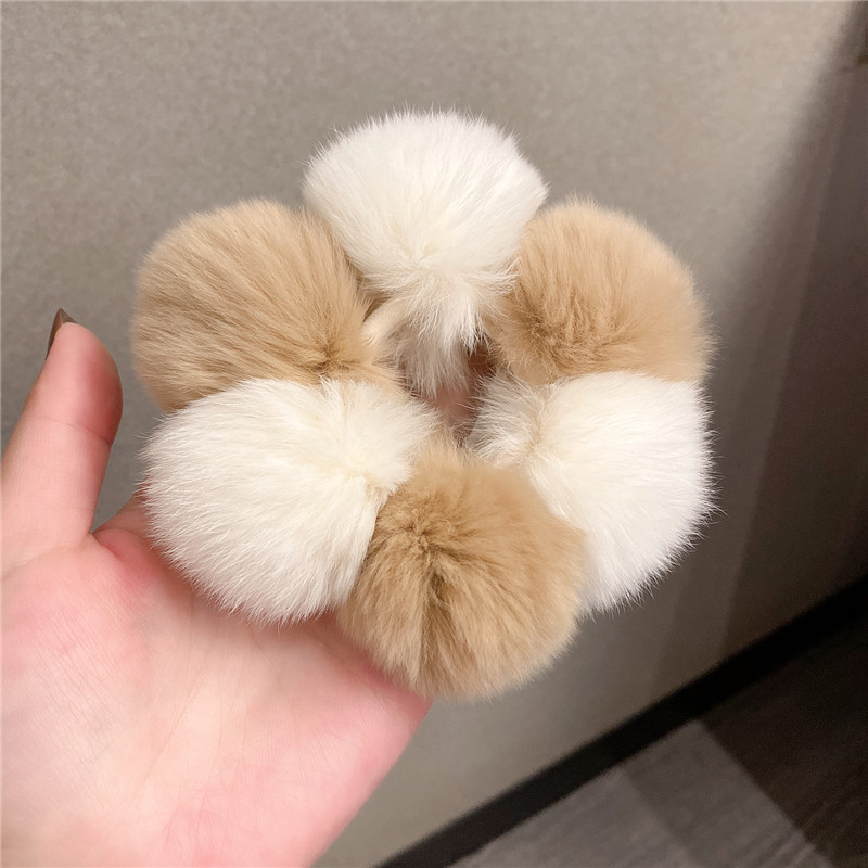 Automne Et Hiver Nouvelle Corde De Tête En Peluche Tempérament Féminin Bande De Caoutchouc Femme Ins Coiffe Bicolore display picture 4