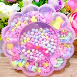 Wholesale children beaded girl toy handmade diy making material bag bracelet necklace jewelry cartoon gift box beads