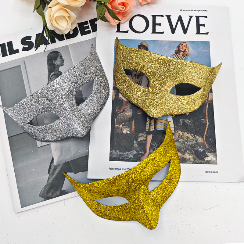 Nuevos productos máscaras de Halloween para adultos caballeros mitad cara guapo príncipe máscaras falsas de baile de maquillaje blancos props de espectáculo