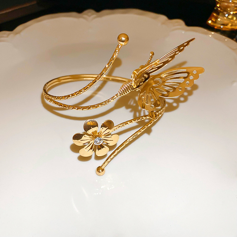 Pulsera de metal de mariposa de flor de personalidad europea y americana, estilo frío, pulsera de temperamento de alta calidad, brazalete de exageración de personalidad al por mayor