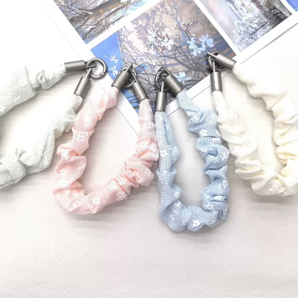 Fabric mesh white flower phone chain, phone strap, wrist lanyard, keychain, sweet and soft-toned bag charm