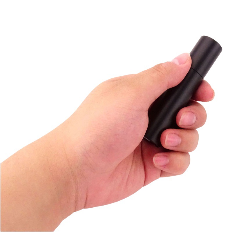 Transfronterizo mini luz fuerte linterna recargable zoom pequeño portátil al aire libre camping estudiante USB puesto de mercado nocturno Luz