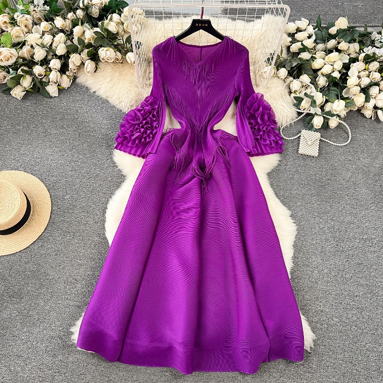 Women's Regular Dress Elegant V Neck Pleated Half Sleeve Solid Color Midi Dress Daily display picture 5