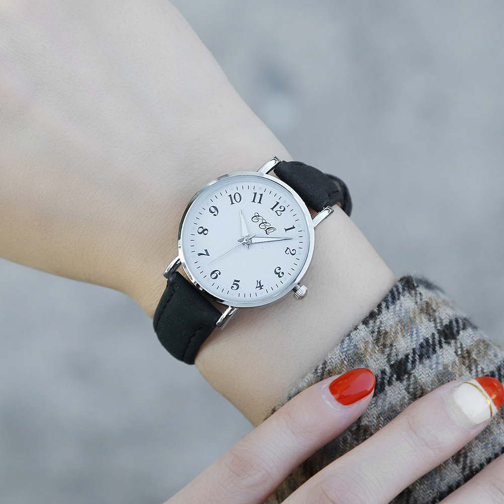 2024 Nuova cintura quadrante minimalista temperamento tendenza moda quarzo fresco orologio da donna lancette luminose_voghion.com