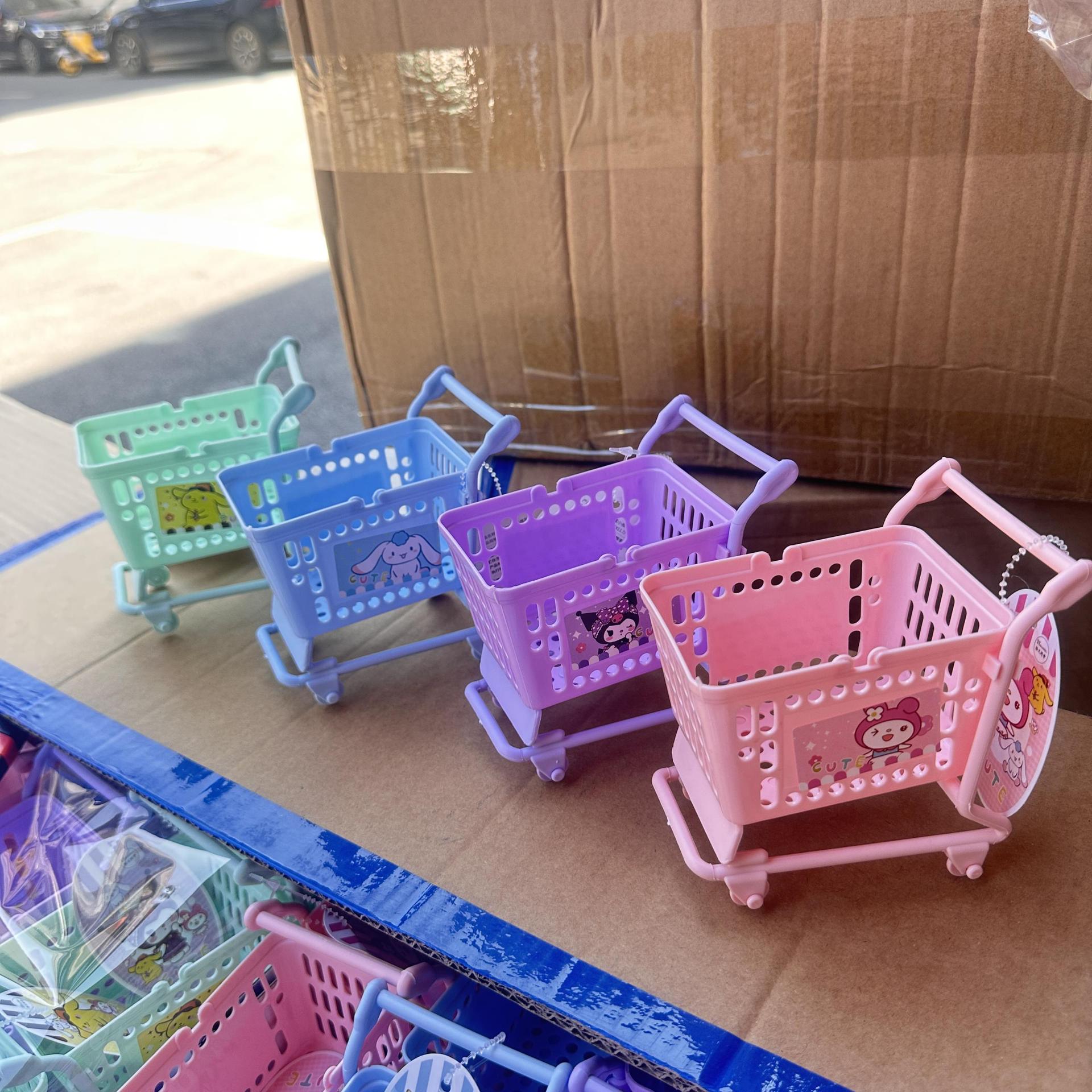 Miniso Sanrio dibujos animados familiares con forma linda y divertida caja de almacenamiento de regalos carrito de perro Yugui caja de almacenamiento de mujeres