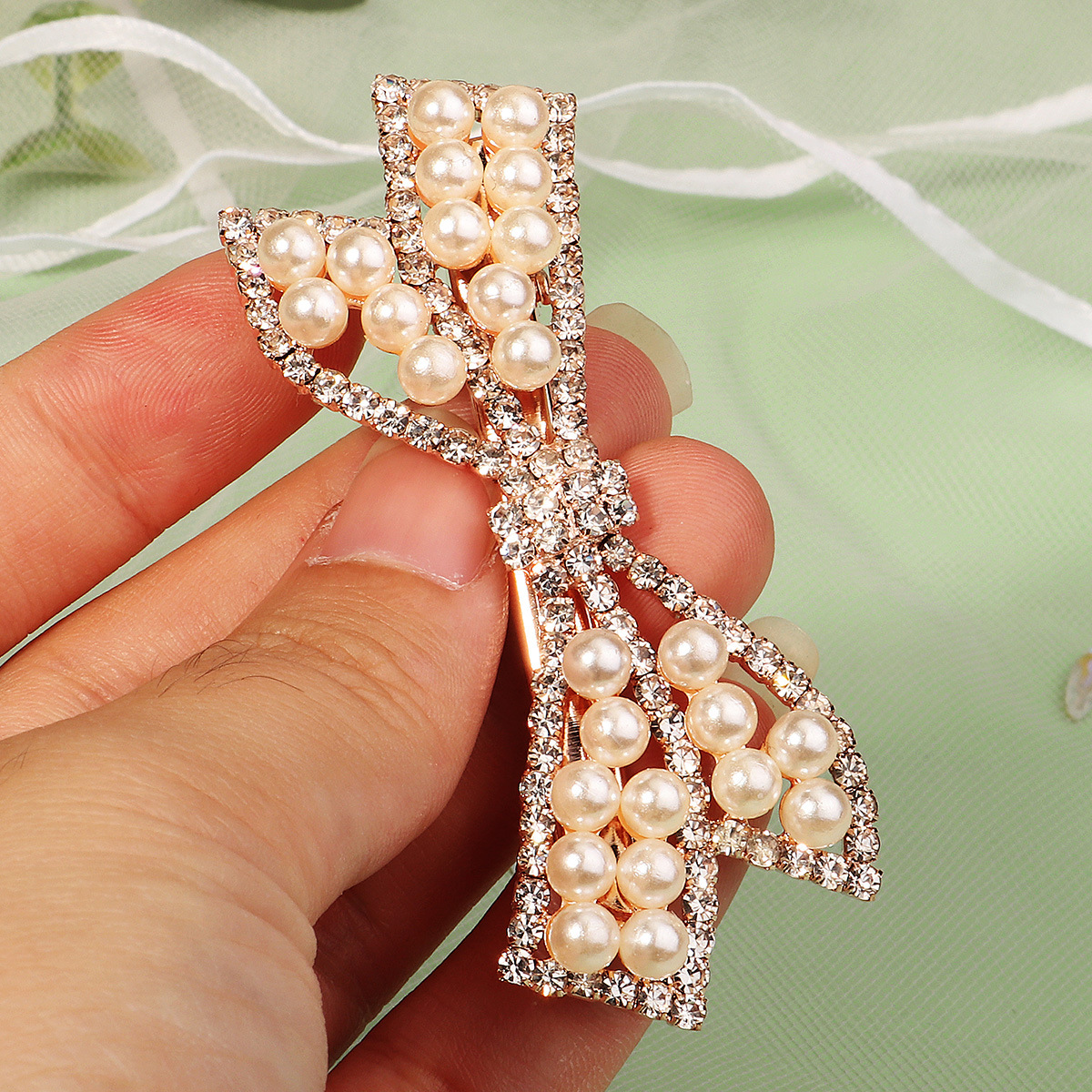 20g Weight Hair Clip Hair Accessories Type 1 Piece Quantity Banquet, Party Occasion Rhinestone Material Heart Shape, Bow Knot Pattern All Seasons Season Women's Gender Elegant, Shiny Style Elegant Shiny Women's Heart Shape Bow Knot Rhinestone Hair Clip 18