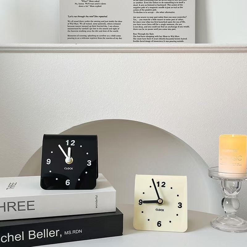 2024 new ins style high appearance value living room clock ornaments college students bedside creative style computer desktop desk clock