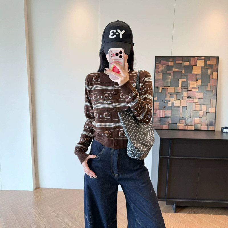 Early autumn set: knitted cardigan + bear jacquard patchwork denim wide-leg pants 0824c03 Early autumn set: knitted cardigan + bear jacquard patchwork denim wide-leg pants 0824c03