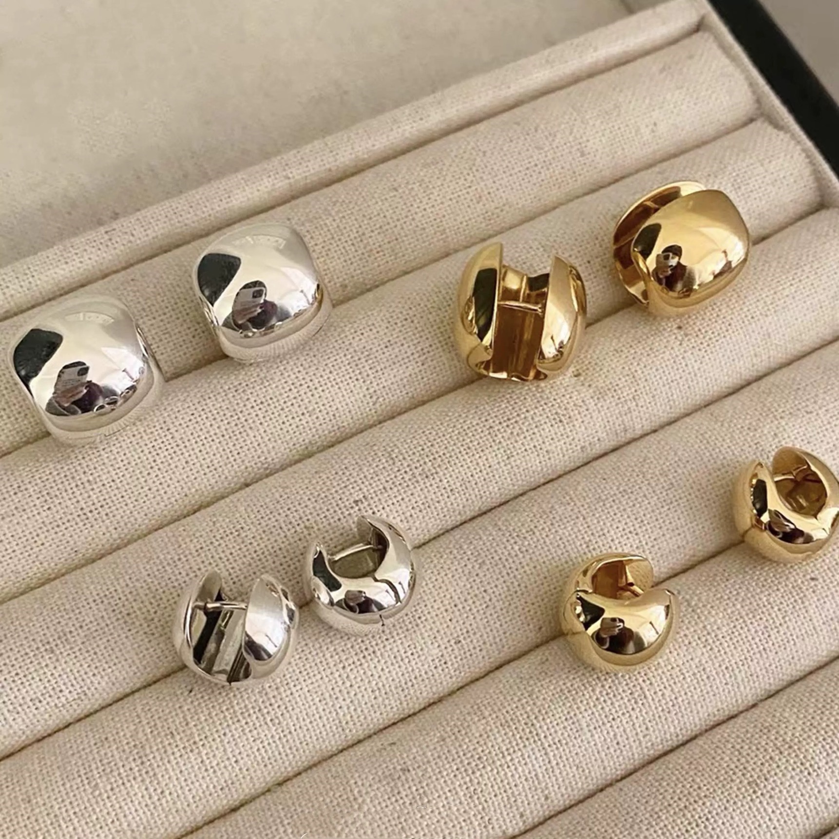 Blogger Sasa's Wide Oval Earrings for Women, European and American Light Luxury Niche, Everyday Simple Versatile Small Hoop Earrings Studs