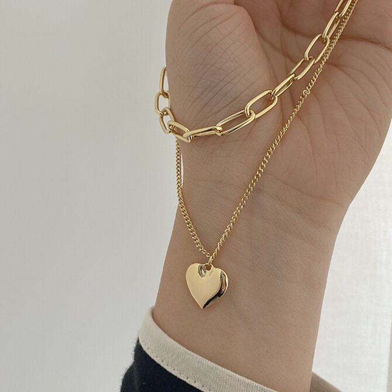 Collana a strati minimalista da donna in stile quiet luxury_voghion.com