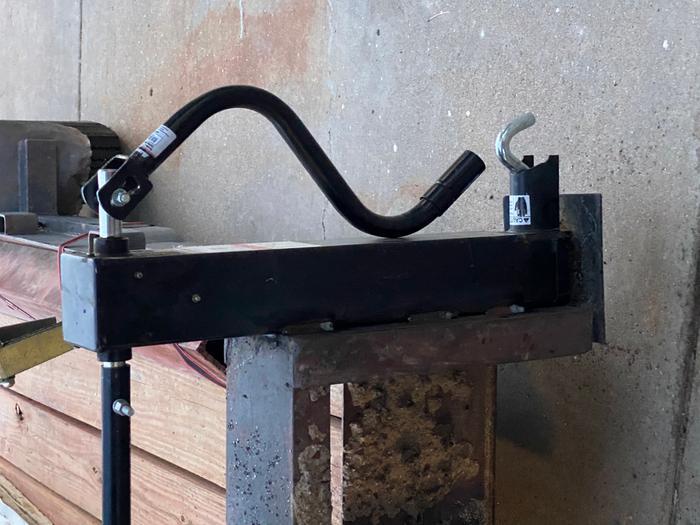 Heavy-duty 12000-pound square-tube hand-cranked trailer jack side-rocking flat support foot saloon car outrigger card modification