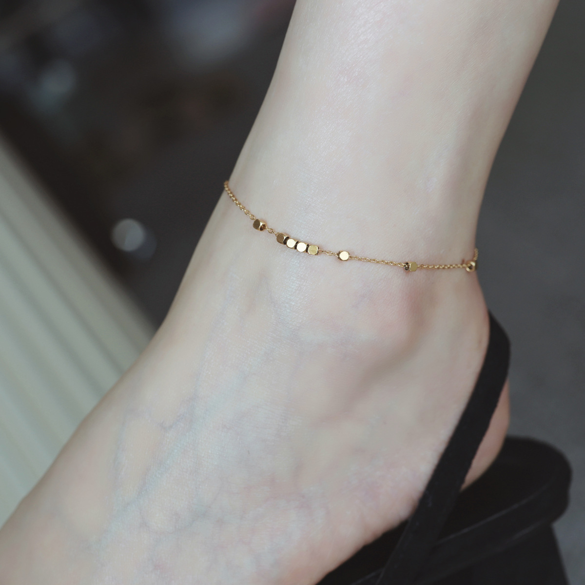 Diseño de nicho de lujo ligero de ocho partes para la riqueza de oro pequeño cubo de azúcar de acero de titanio de tobillas para mujeres no desvanecen la cadena de tobillas para mujeres
