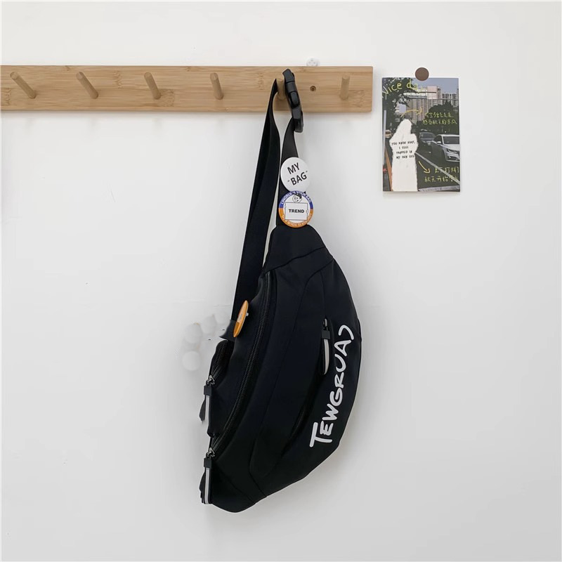 Black comes with 4 badges