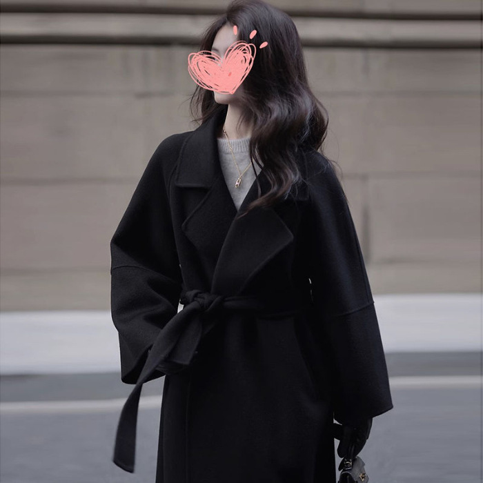 검은색