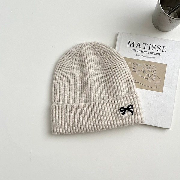 Wool embroidered bow hat--beige