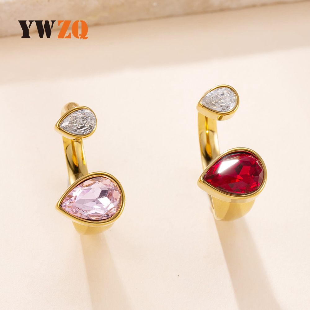 Anillo de acero inoxidable de moda europea y americana, anillo en forma de gota de diamantes de colores de fundición, anillo de apertura de circón de todo fósforo de lujo ligero