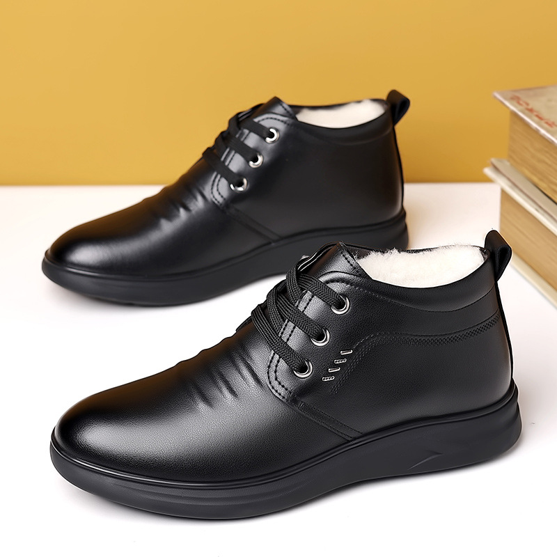 Zapatos de algodón de hombre 2024 invierno nuevo terciero calentamiento grueso piel en uno de zapatos de cuero casuales de alta altura botas de nieve para hombre