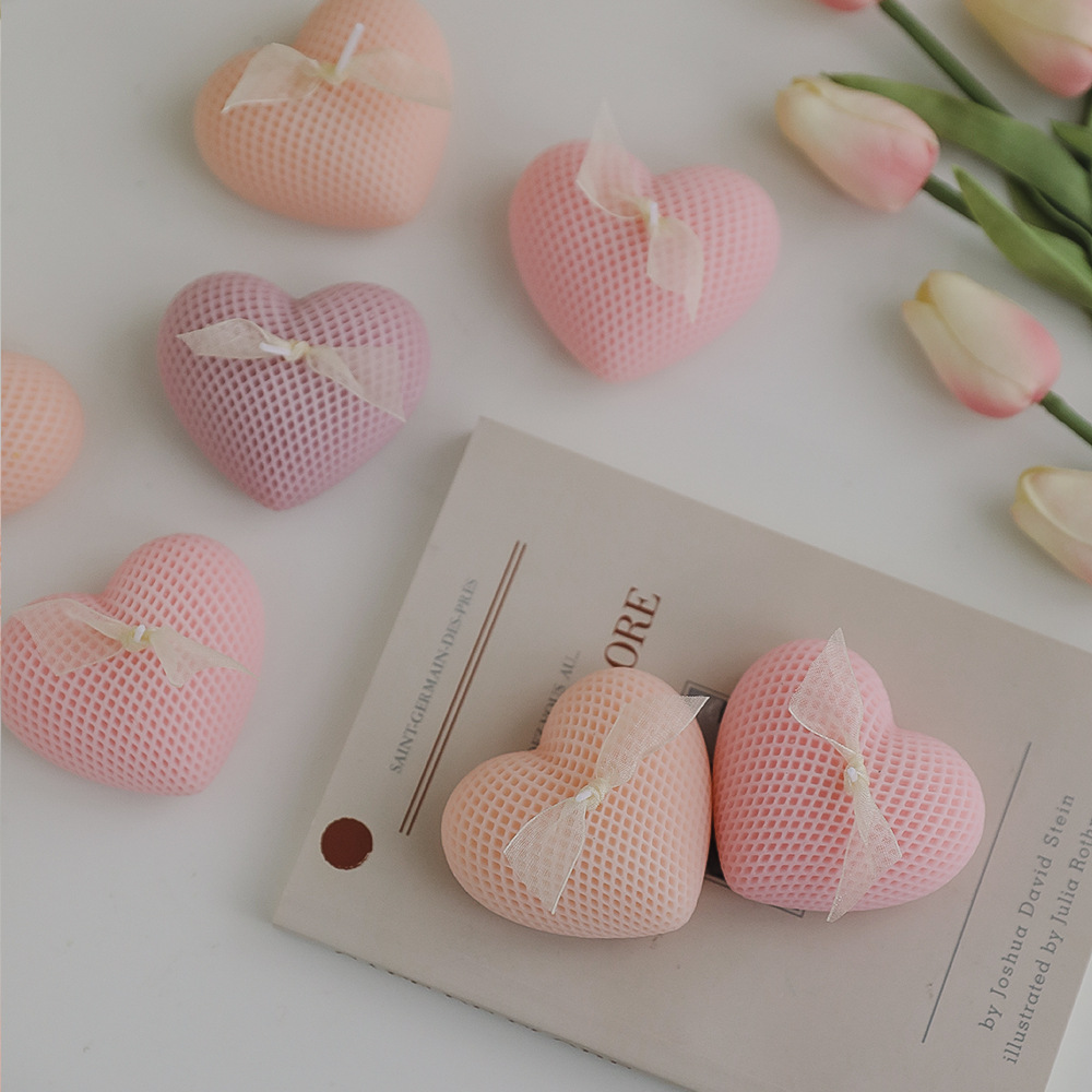 Heart-shaped scented candle souvenir Valentine's Day gift wholesale handmade wedding arrangement Chinese Valentine's Day red love candle