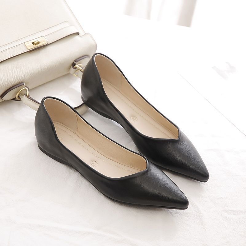 Zapatos de caída superficiales para mujeres de otoño nuevos zapatos de trabajo simples y ligeros de tacones planos con punta de un pie de zapatos de trabajo de base suave