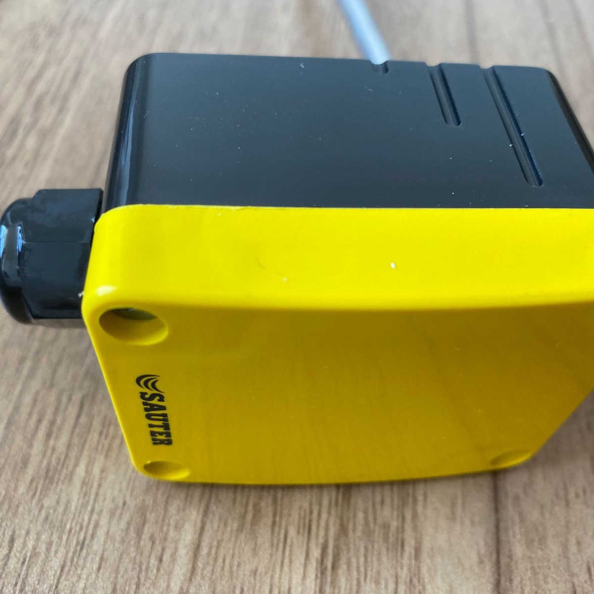 绿添供应原装sauter-controls 紧凑型控制器ASV215BF152D