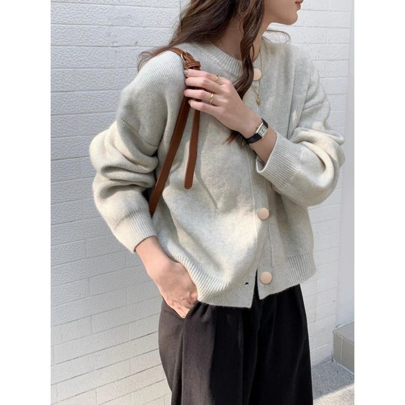Soft and comfortable single-breasted knitted cardigan for women, 2026 autumn new style, fashionable and versatile, trendy top and outerwear Soft and comfortable single-breasted knitted cardigan for women, 2026 autumn new style, fashionable and versatile, trendy top and outerwear
