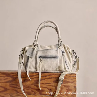 �F؛ Free People ��ʽ�͹řC܇�����f������������μ�б���Ů