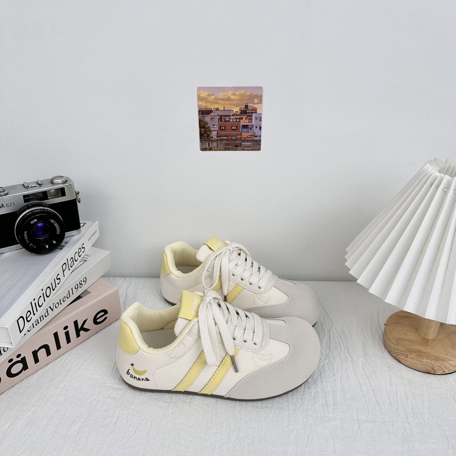 Zapatos de skate de moda de larga onda para mujeres Zapatos de entrenamiento de estilo universal 2025 nuevos zapatos casuales de nicho para mujeres zapatos blancos