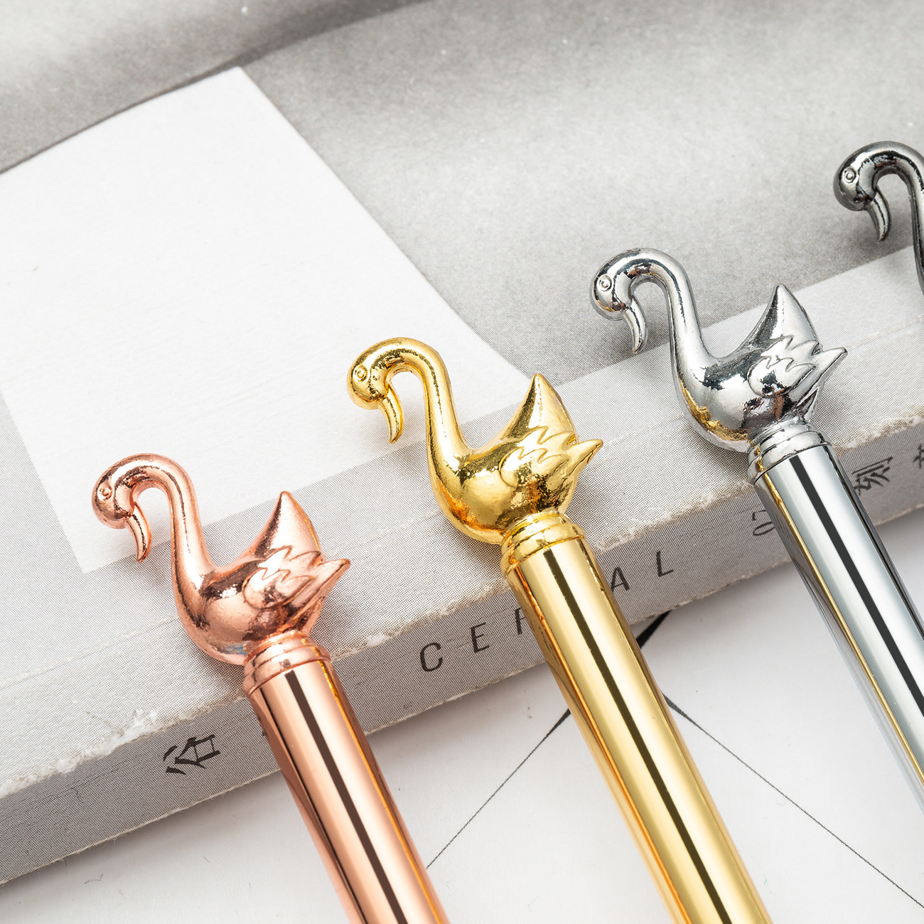 Nuevo estilo de cisne creativo bolígrafo metal bolígrafo neutro bolígrafo de firma bolígrafo logotipo de impresión de regalo
