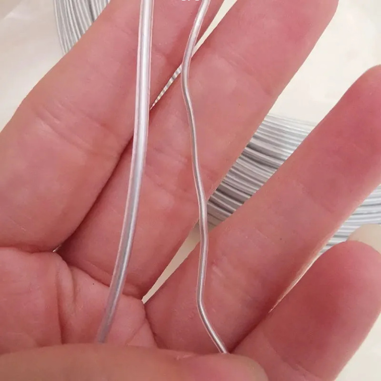 工厂包胶铁丝手工钩织定型条旋转记忆钢丝塑形丝帽沿支撑园林铁丝