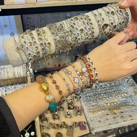 耳环;项链;手链