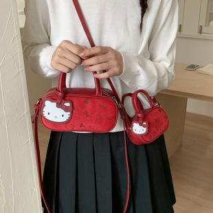 �¿�kitty�ɐ۱��g����������ͨ�P��؈��ɫ��ʿ�Dб���ŮС��